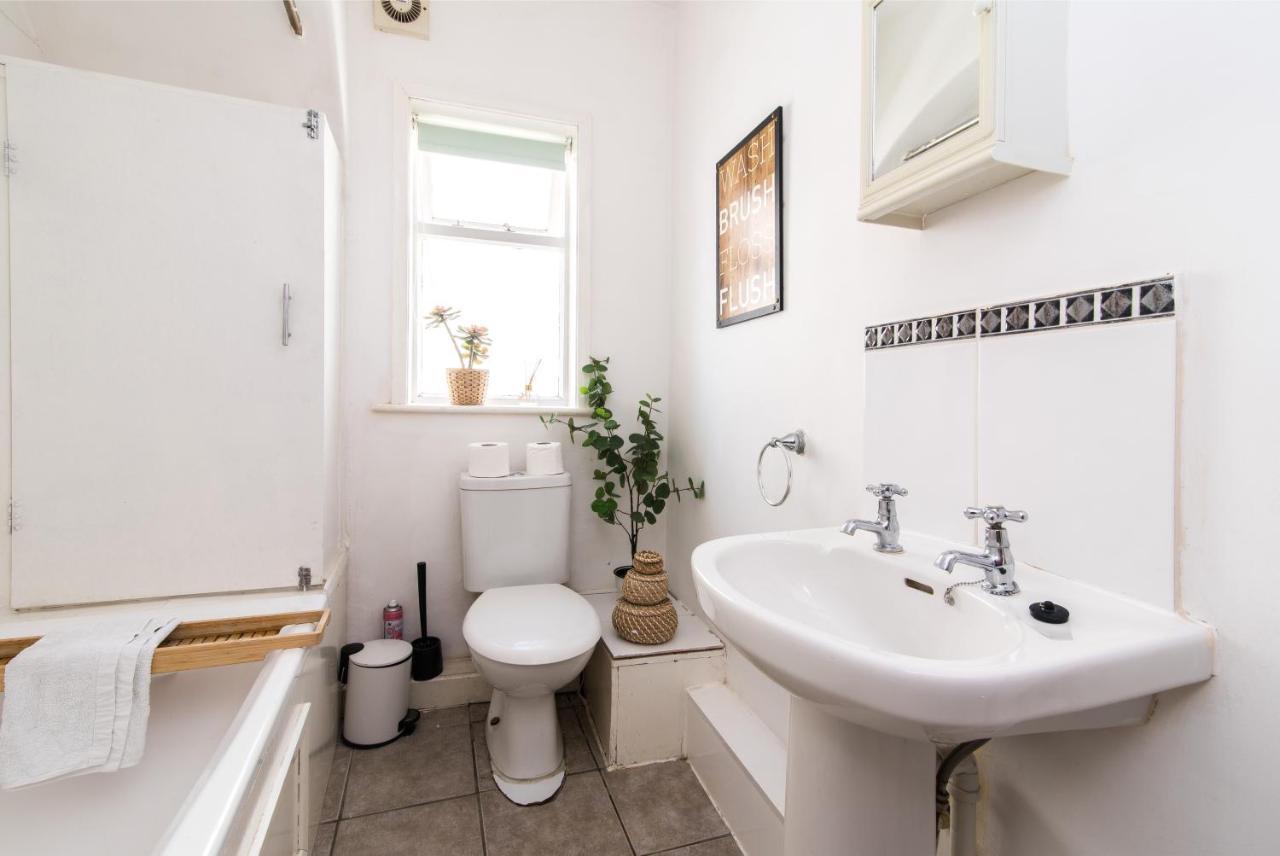 Characterful 2 Bed Apartment - Spacious & Comfy Castle Donington Exteriör bild